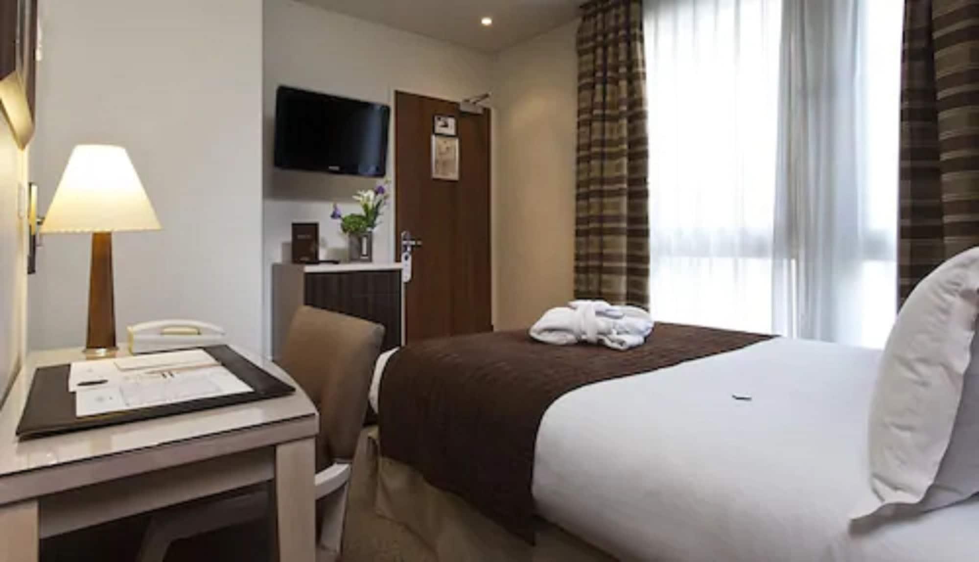 Hotel Le Pera Párizs Szoba fotó