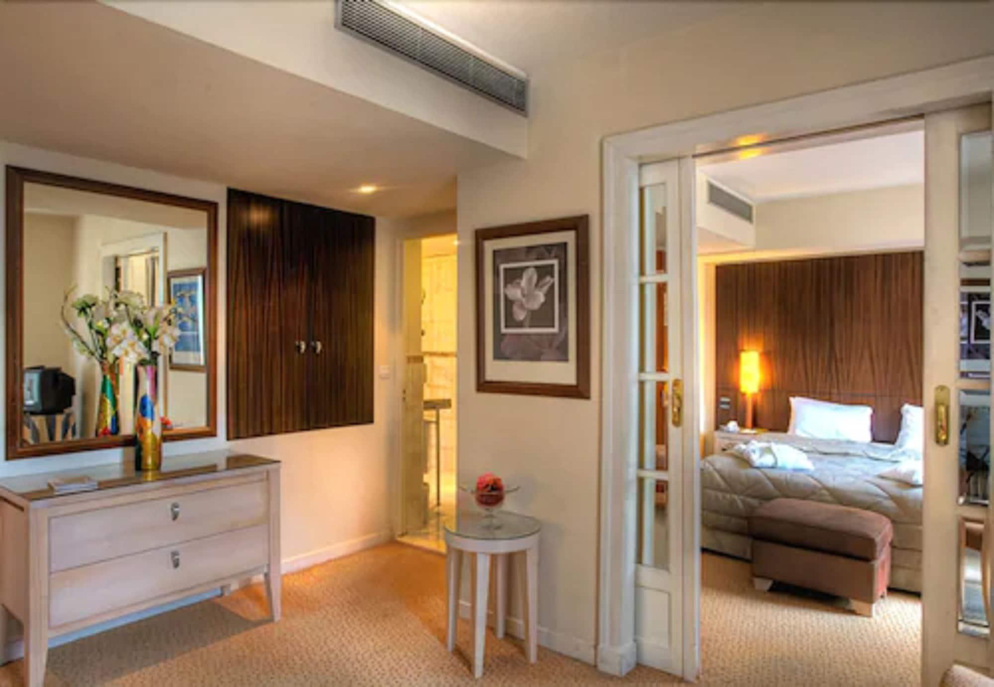 Hotel Le Pera Párizs Szoba fotó