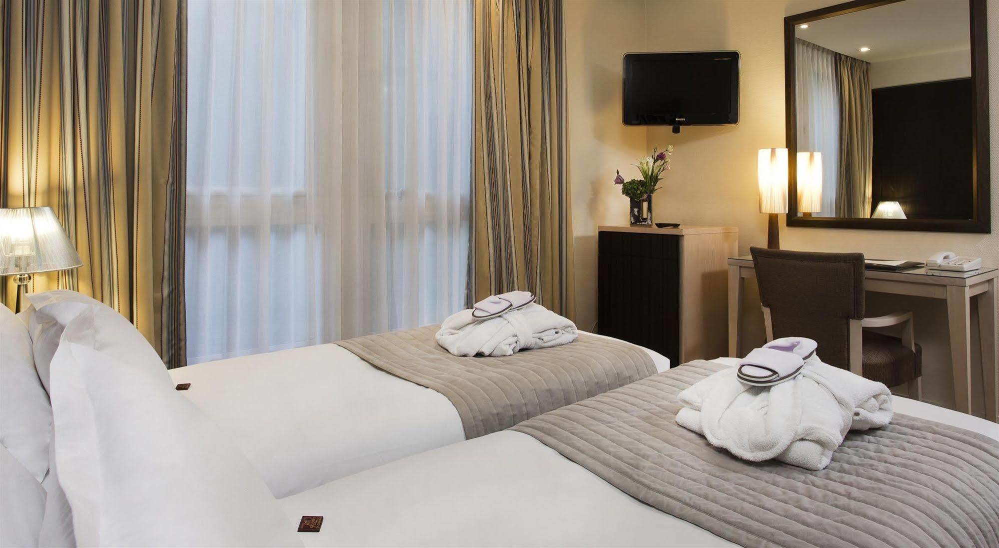 Hotel Le Pera Párizs Szoba fotó