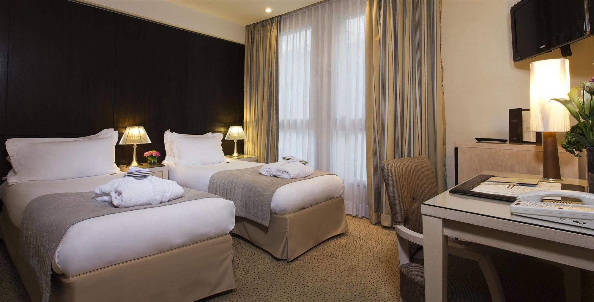 Hotel Le Pera Párizs Szoba fotó