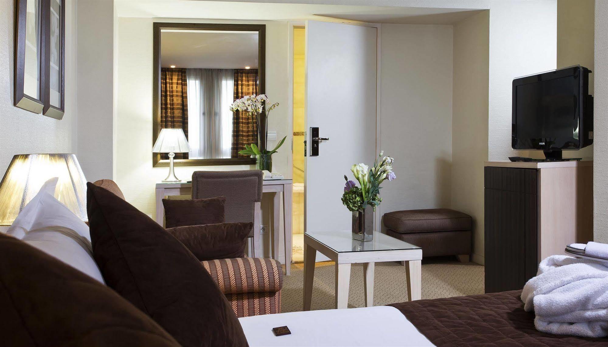 Hotel Le Pera Párizs Szoba fotó